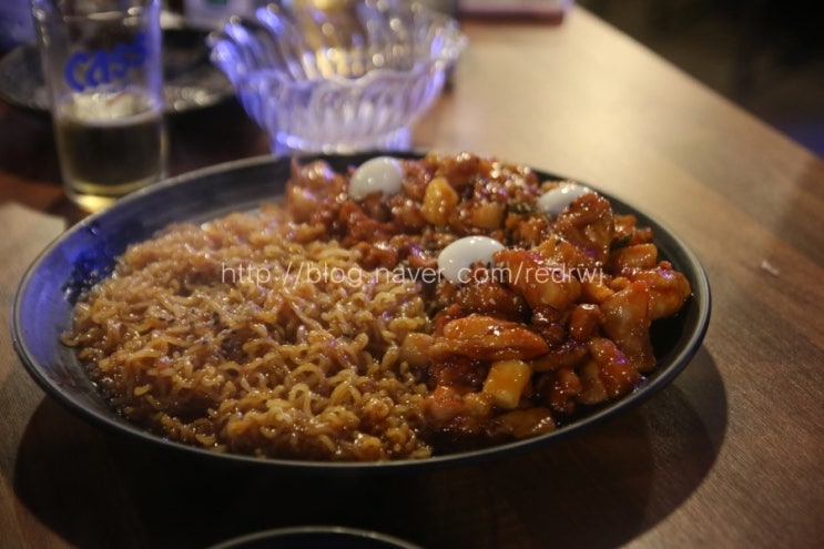 꼬꼬아찌숯불치킨 이미지