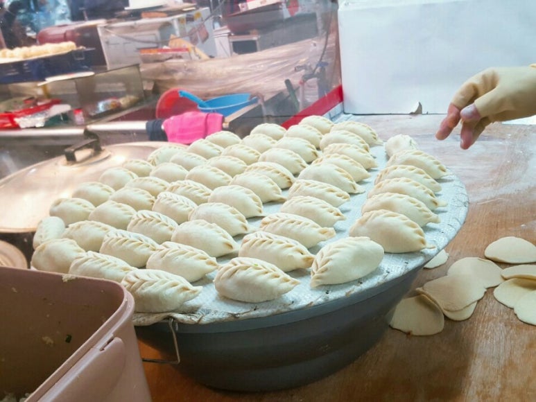 후야네손만두 이미지
