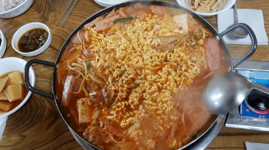 홍고집부대찌개 이미지