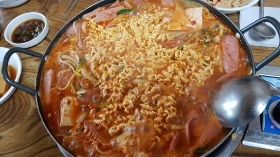 홍고집부대찌개 이미지