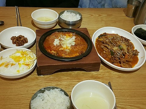 돈이랑김치랑 이미지