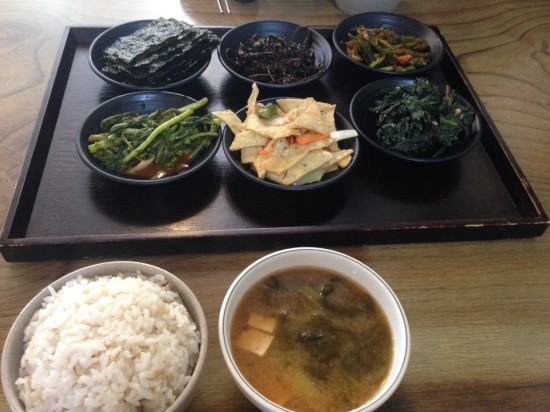따뜻한 밥상 백석 이미지