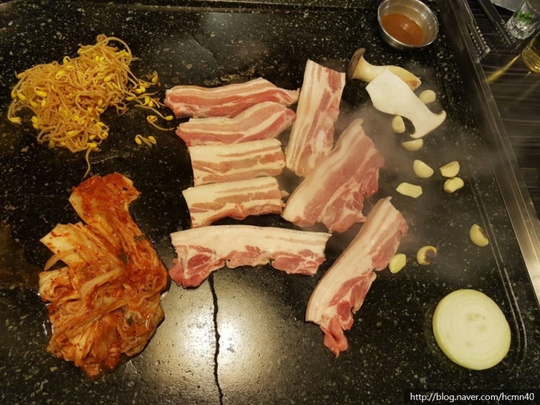 껄떡돼지 이미지