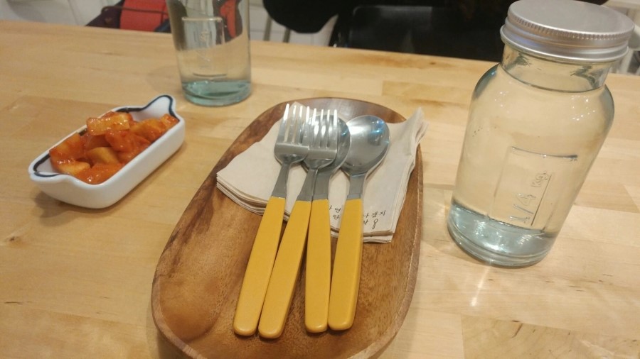 노란숟가락 이미지