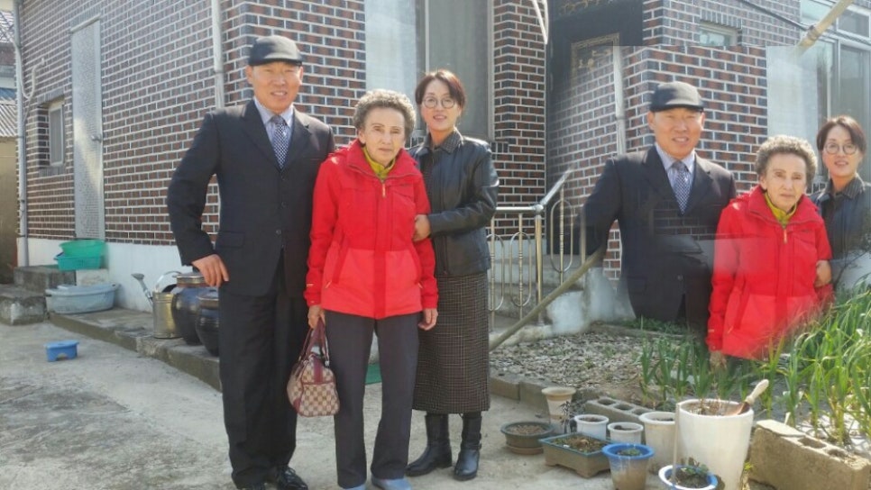 해를 품은 딸기농원 이미지