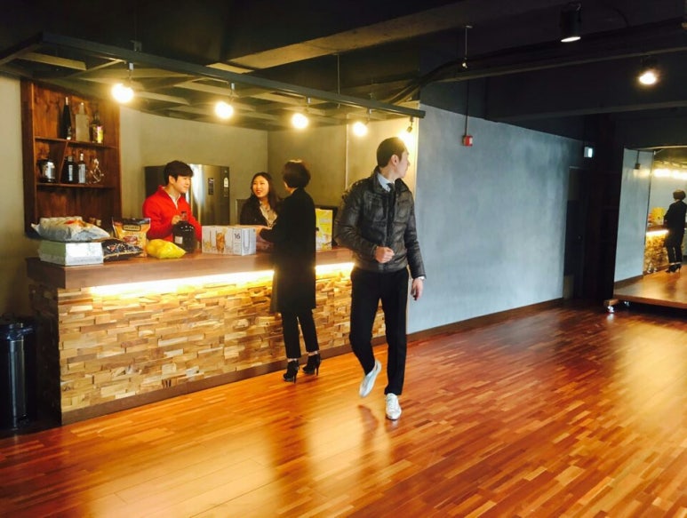 아지트댄스스포츠학원 이미지