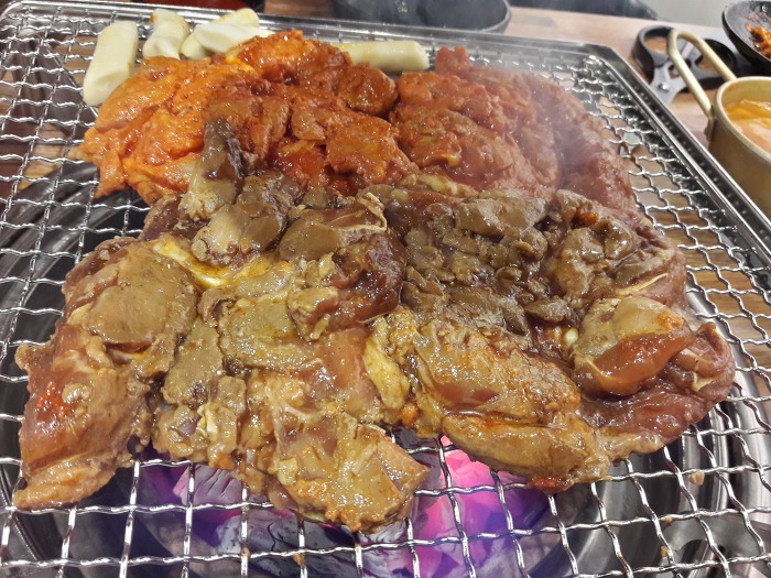 밤새우는닭 이미지