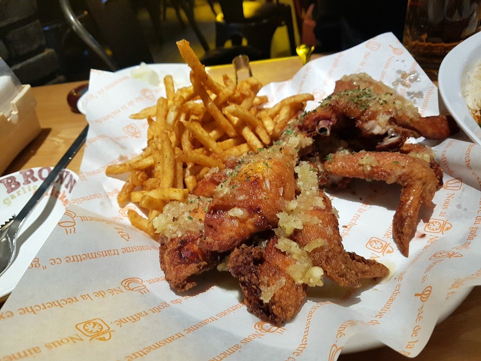 브라운치킨 이미지