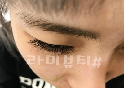 J 속눈썹 이미지