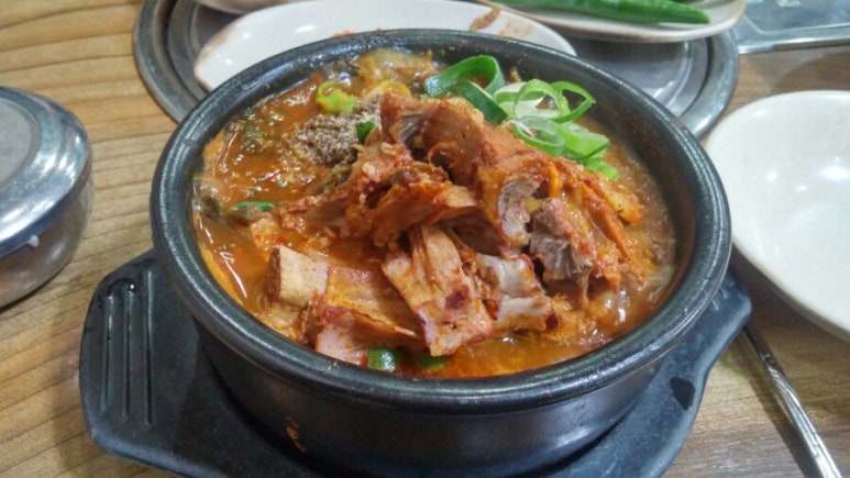이대조뼈다귀해장국 이미지