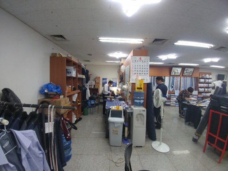 단골양복점 이미지