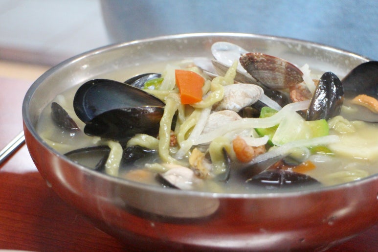 손칼국수 이미지