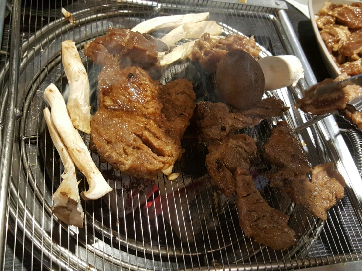 참숯생고기 이미지