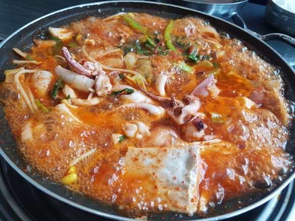 황성얼큰오징어찌개 이미지