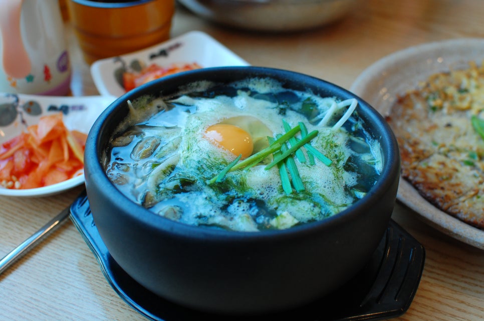 통영굴국밥 이미지