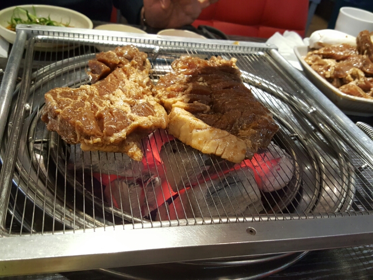 참숯생고기 이미지