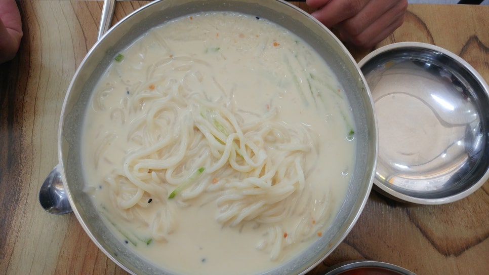 순봉홍두깨손칼국수 이미지