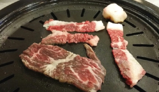 한우육회전문점 필 이미지