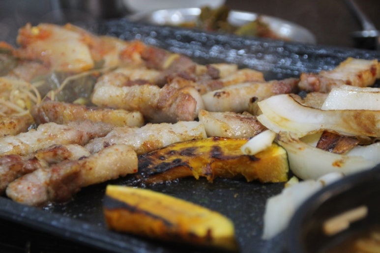 돌판마당삼겹살 이미지