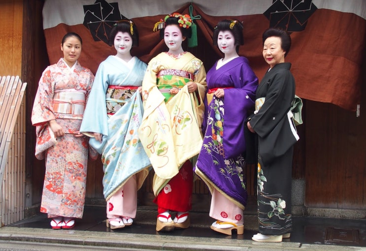 일본 - 마이코(舞妓), 게이샤(芸者), 한교쿠(半玉), 오이란(花魁) 차이 : 네이버 블로그