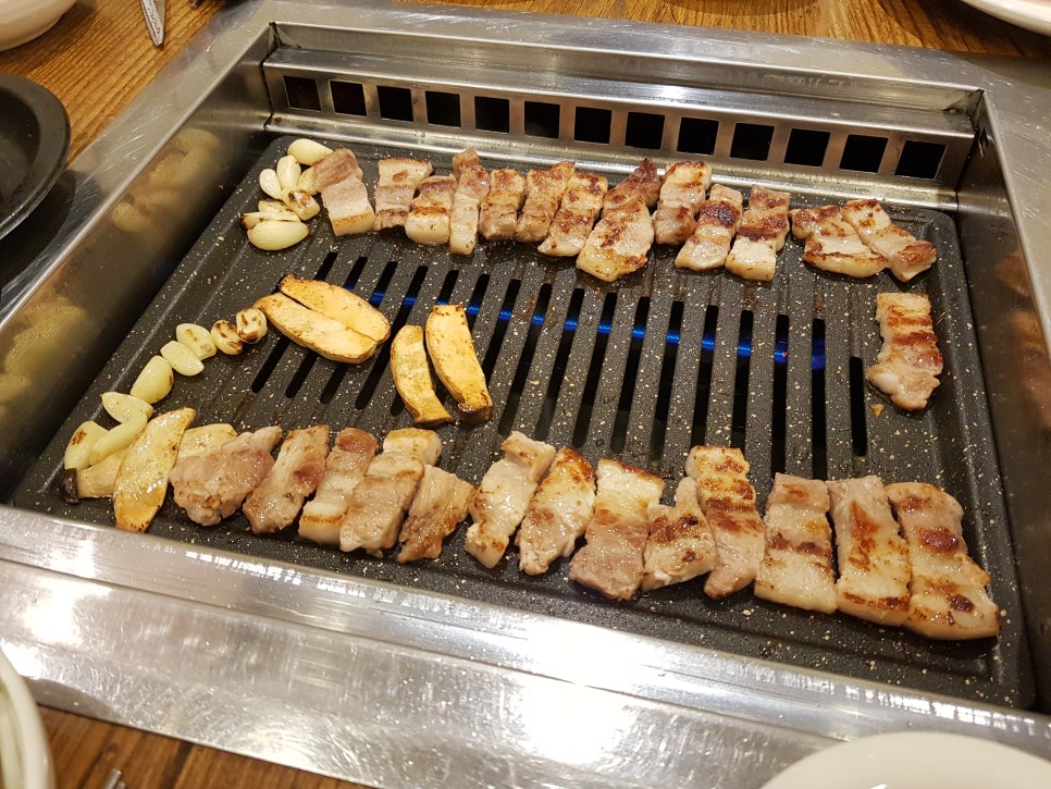 돼지맛자랑하는날 이미지