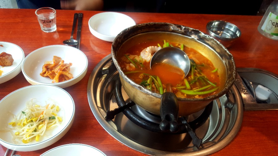 민물매운탕 이미지