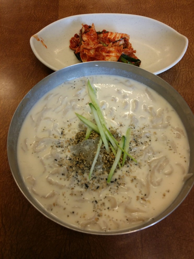 봉가우리밀손칼국수 이미지