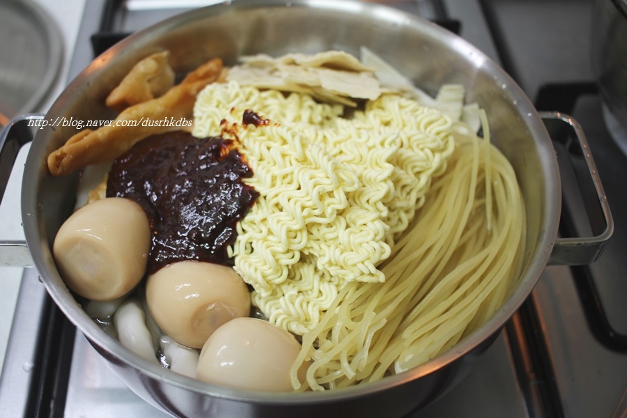 신당동 옛날떡볶이 식당 이미지