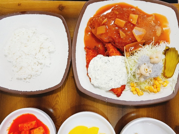 쇠가리수제돈까스 이미지