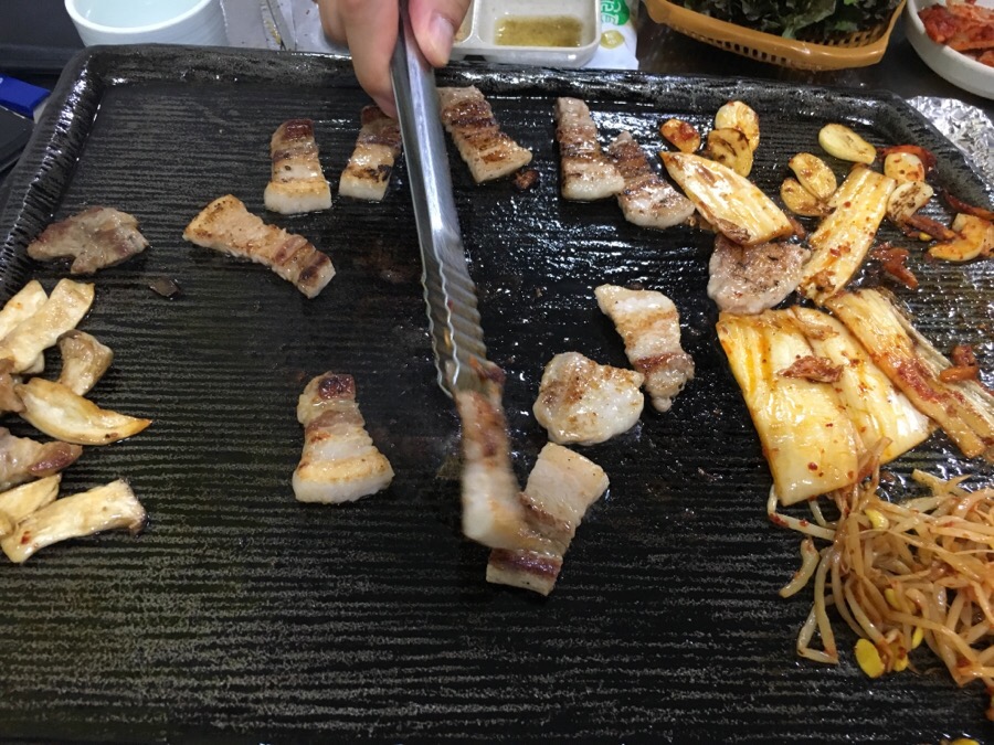 여기오면돈돼지 이미지