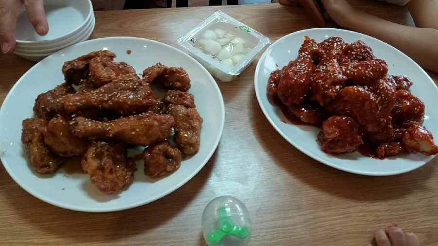 1004치킨 이미지