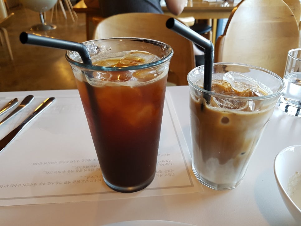 달뜨는비오리 이미지