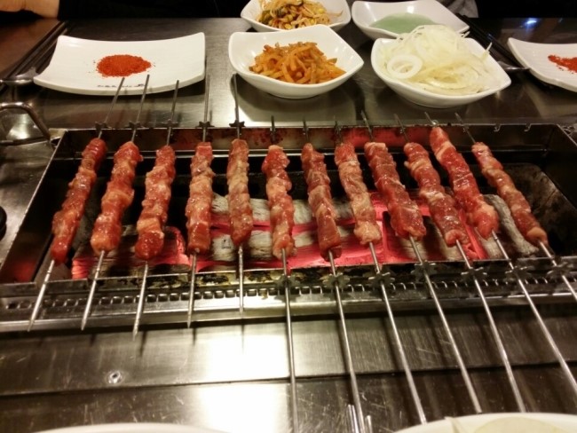 양다리걸쳤네 이미지