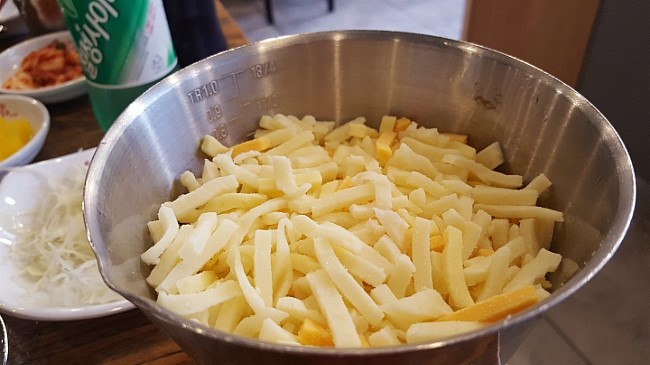 피자퐁닭 이미지