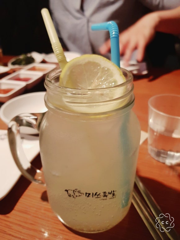 미쓰족발 이미지