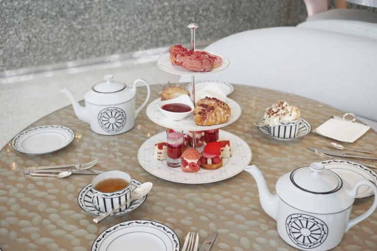 카페 디올(Cafe Dior) 이미지