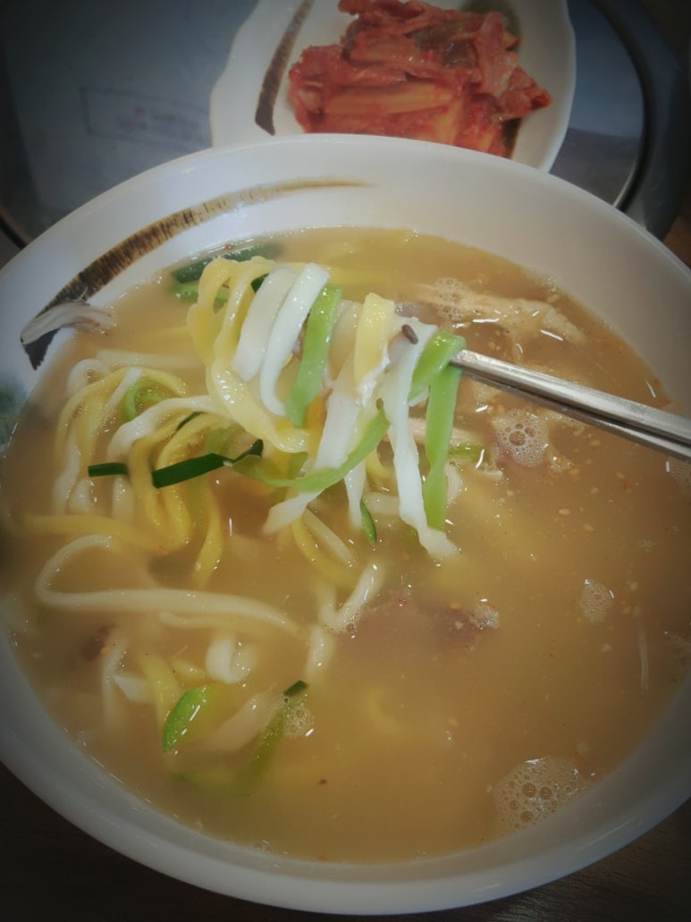 닭치고칼국수 이미지