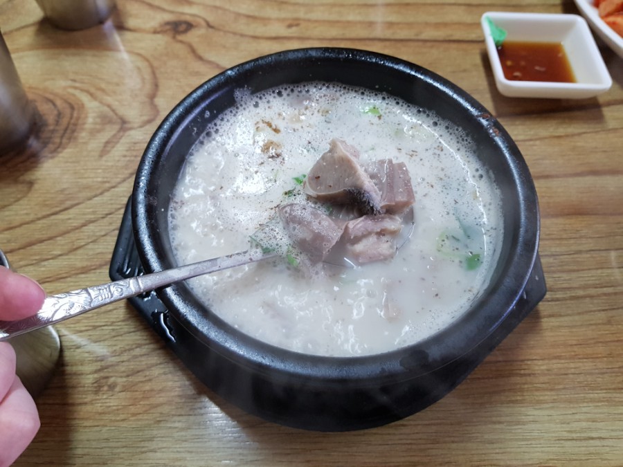 현대뼈다귀해장국 이미지