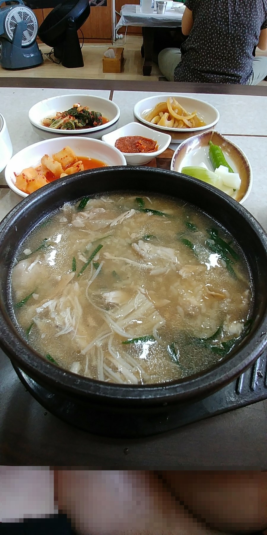 다래골한방옻닭 이미지