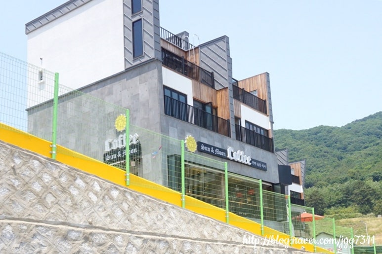 카페썬앤문 이미지