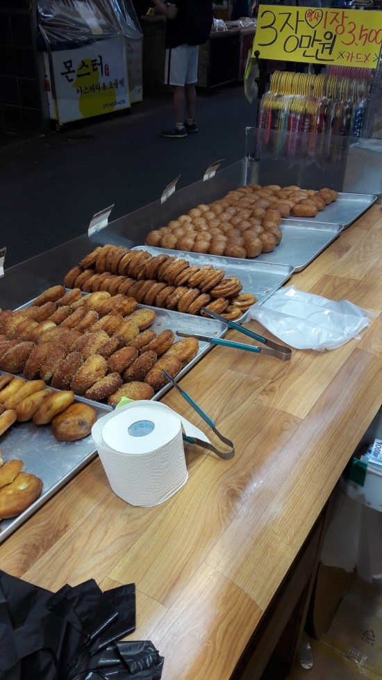 와우꽈배기&도넛 이미지