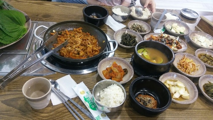 함박우렁쌈밥 이미지