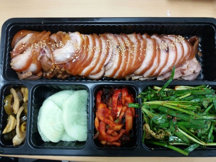 이런날엔족발 이미지