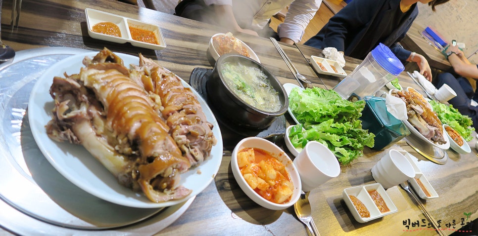 상무한방왕족발 이미지