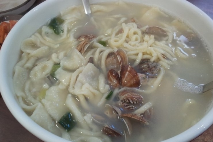 우리집왕만두바지락칼국수 이미지