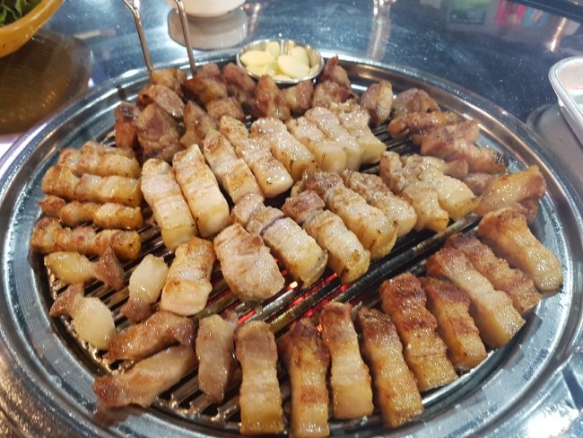 이모네꽃돼지 이미지