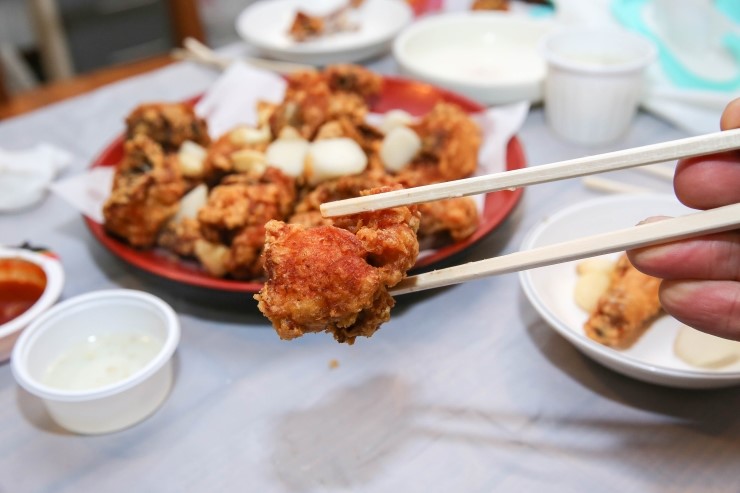 팔경마늘통닭 이미지
