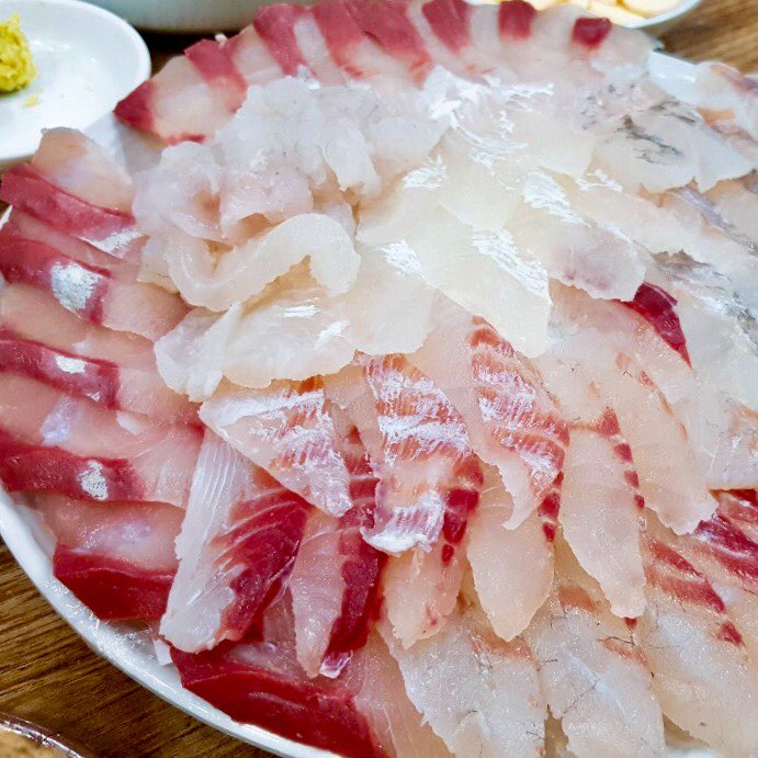사량도자연산횟집 이미지