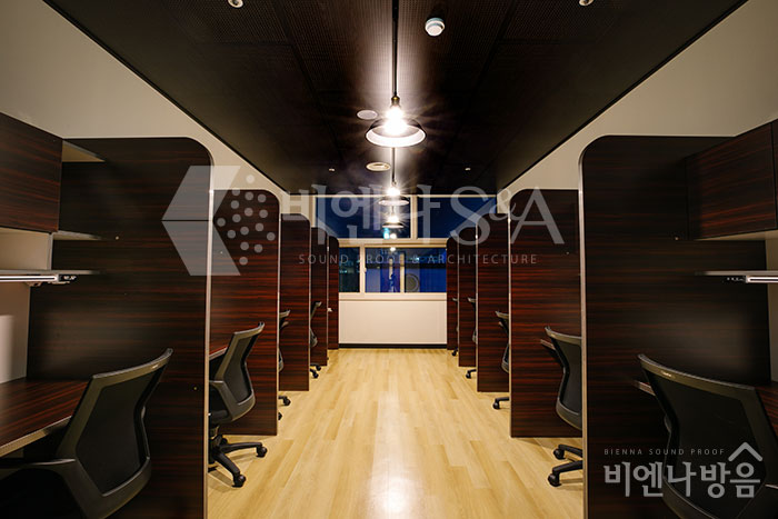 블랙스완독서실 이미지