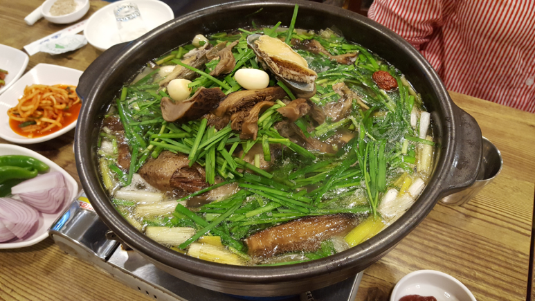 명동능이백숙 이미지
